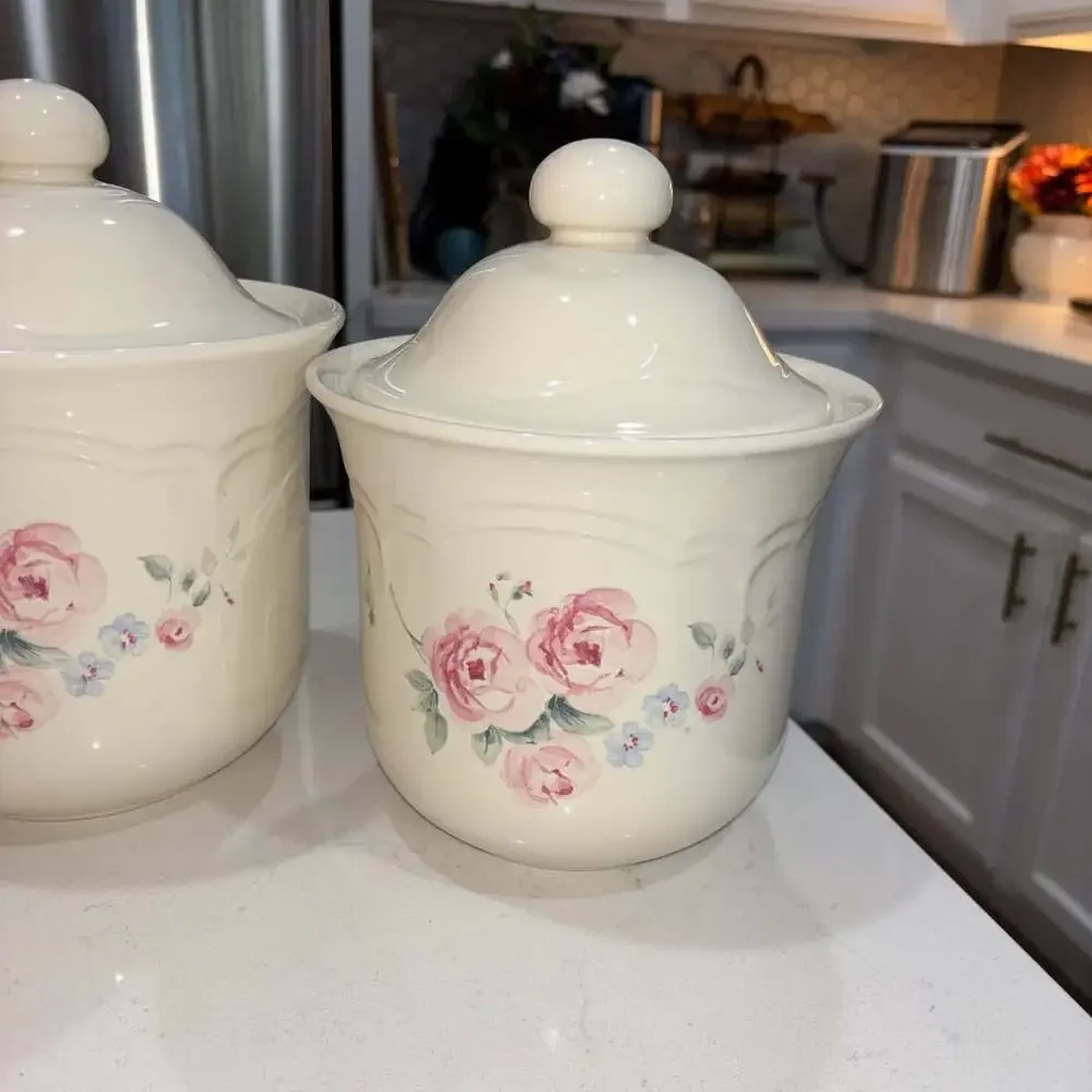 Pfaltzgraff Secret Rose Ceramic Canister Set Of 4 With Lids 506-509